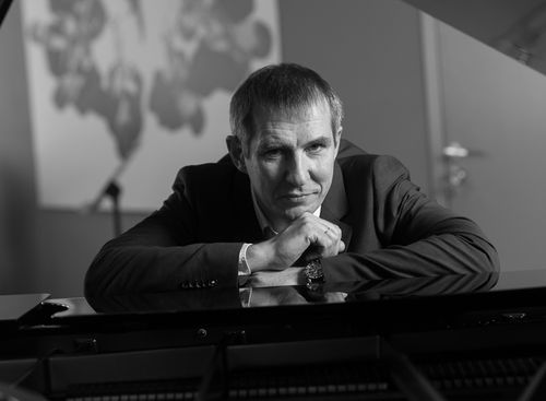 Алексей Подымкин известный в России джазовый пианист