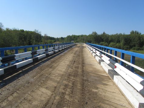 Автомобильный мост через реку Чиндат в Красноярском крае