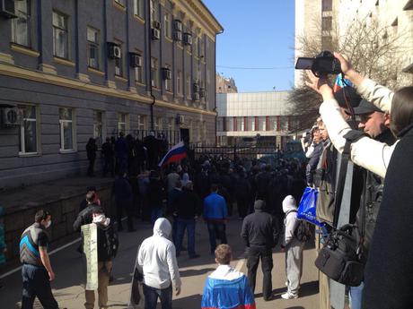 Мтинг в Донцке 6 апреля 2014