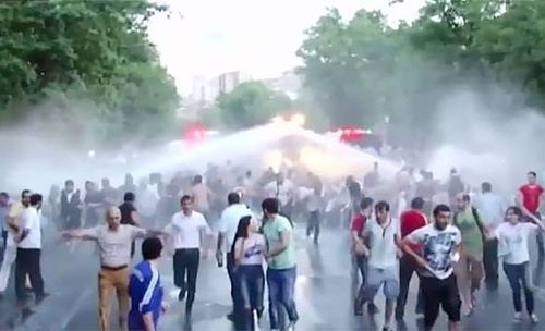 Масовые беспорядки в Ереване