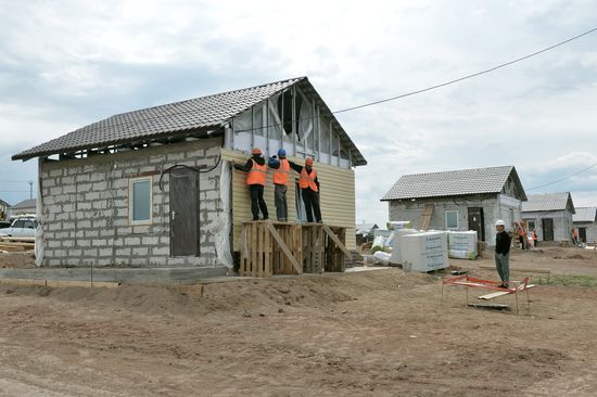 Строительство домов для погорельцев
