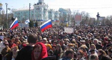 Митинго в Луганске 6 апреля 2014