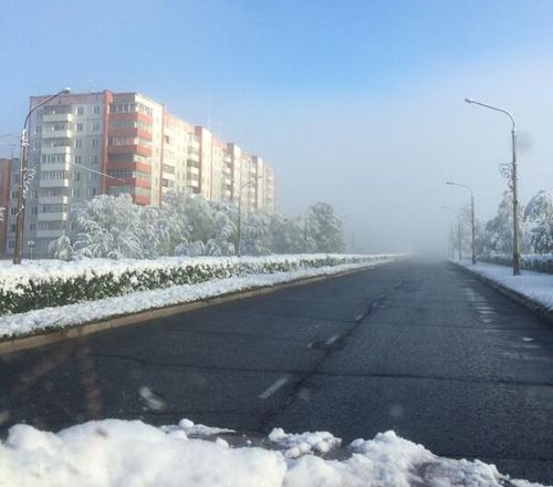 Саяногорск погода днем. Снег в Саяногорске. Снегопад Саяногорск май. Небо 19 Саяногорск. Погода в Саяногорске.