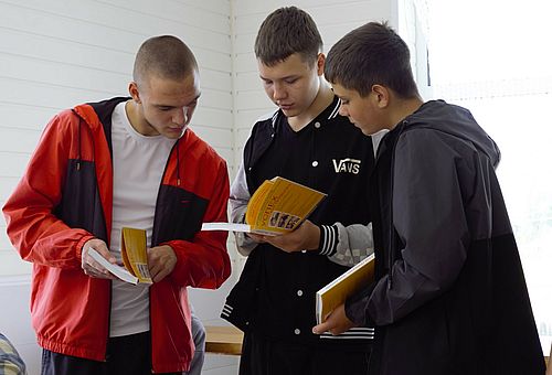 Тренинги личностного роста с писателем и тренером Игорем Золотаревым. Фото пресс-службы компании СУЭК