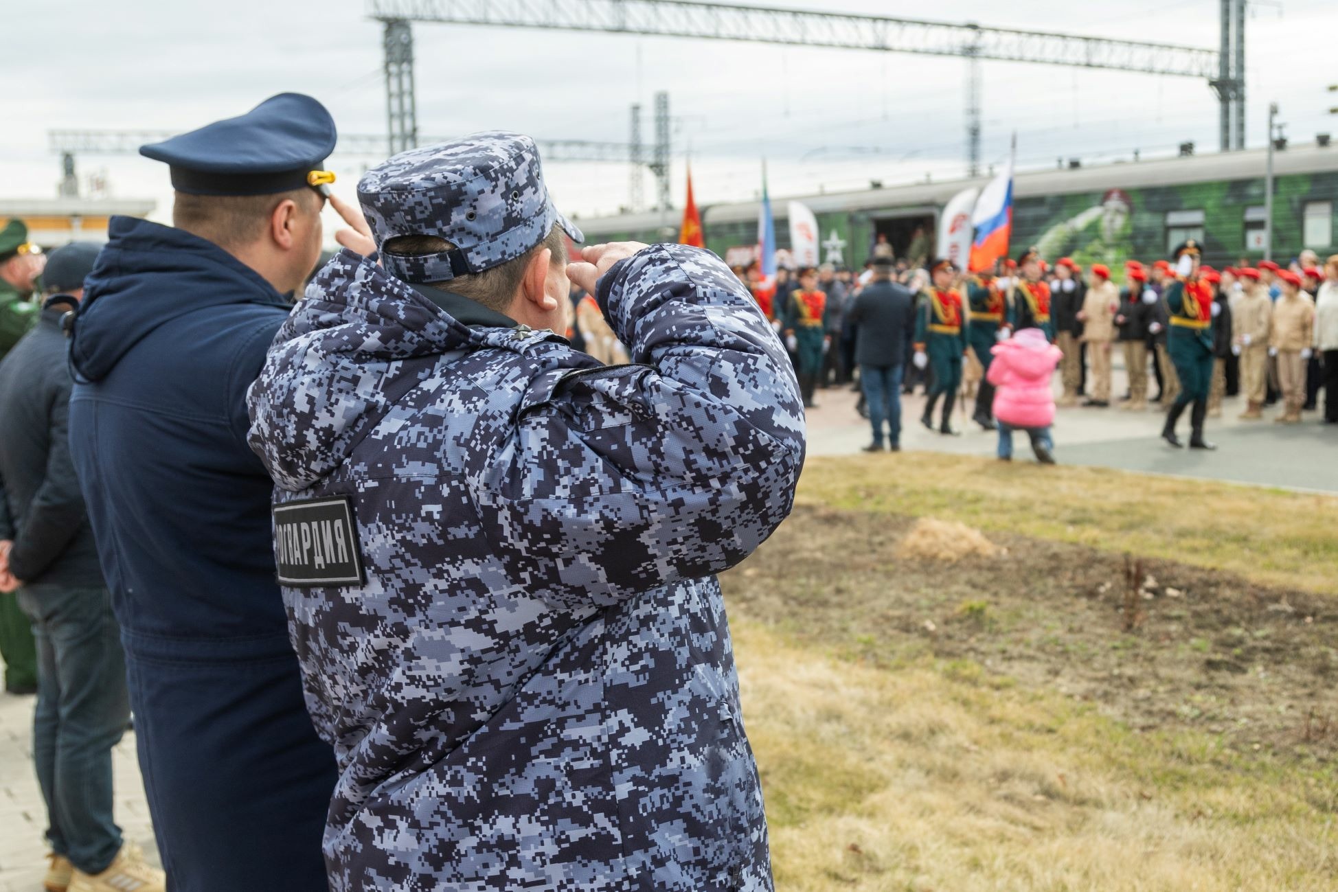 Росгвардейцы обеспечили безопасность пребывания в Абакане агитпоезда  Минобороны «Сила в правде» - Агентство Информационных Сообщений